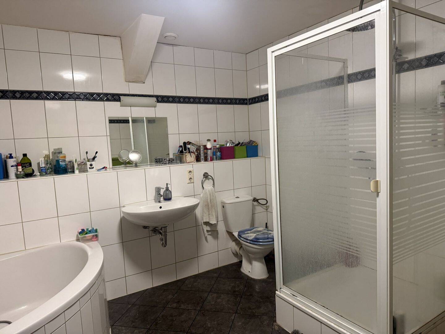 Ein Haus, viele Möglichkeiten: 3 Wohneinheiten in idyllischer Lage, 78736 Epfendorf
