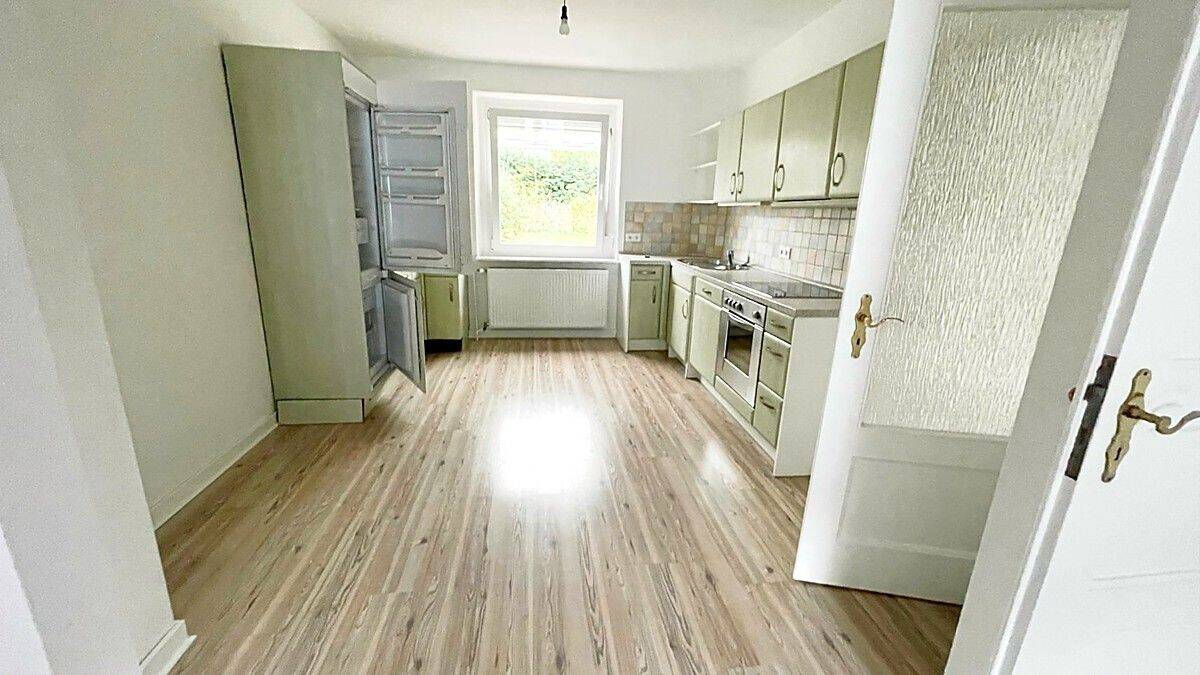 Reihenmittelhaus mit Terrasse und Garten in Wuppertal-Oberbarmen/Grenze Langerfeld, 42277 Wuppertal (Barmen)
