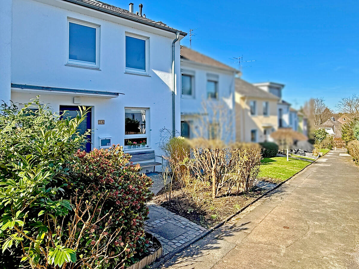 Helles Reihenmittelhaus mit Westgarten unweit der Elbe zum Kauf in Blankenese – Wentzel Dr.