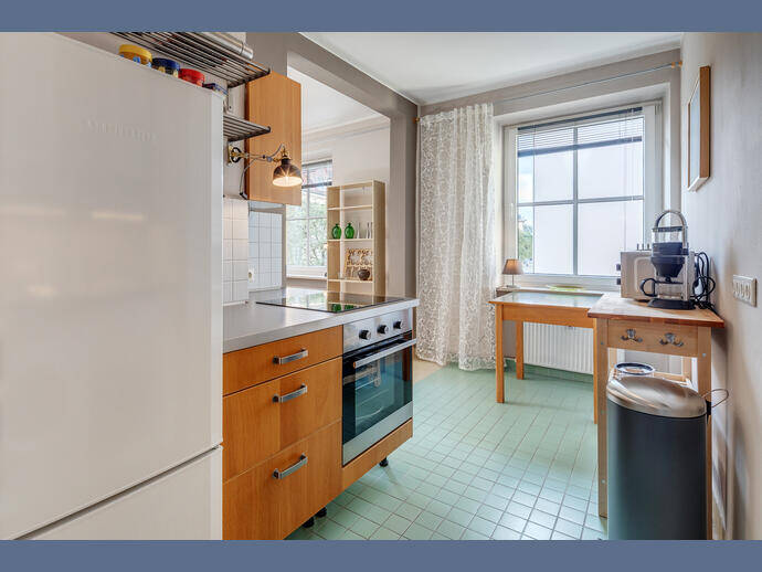Möbliert: Nähe Wettersteinplatz U1: Schöne 2-Zimmer Wohnung – München – Vorschaubild 3