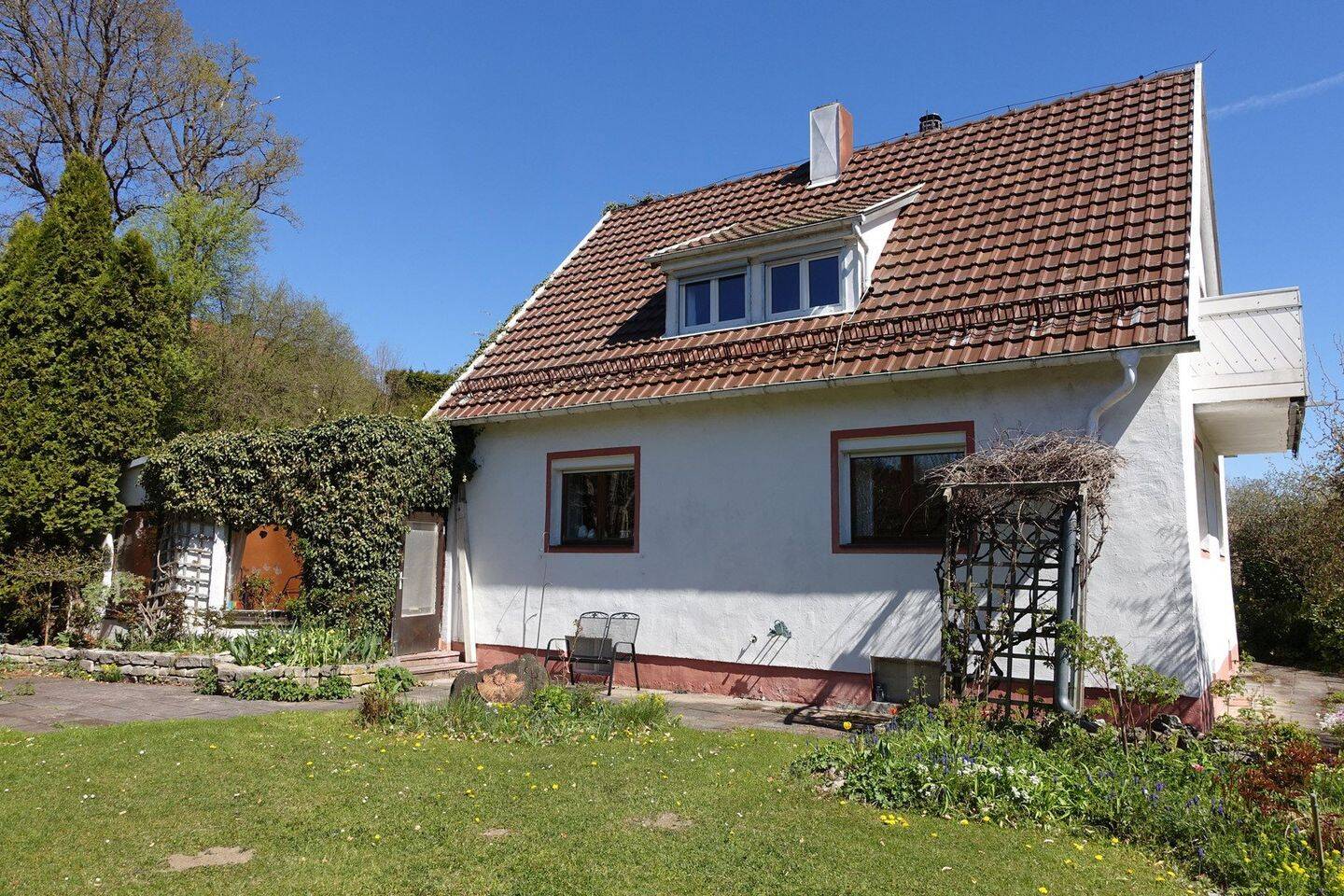 Seltene Gelegenheit: Freistehendes EFH mit großem Sonnengrundstück und viel Potenzial in Kempten, 87439 Kempten (Allgäu)