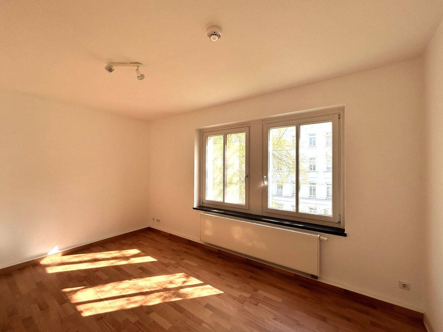 ***Ruhige 2-Zimmer-Wohnung im Lutherviertel – Wohnen im Grünen mit entspannter Atmosphäre*** – Chemnitz – Vorschaubild 3