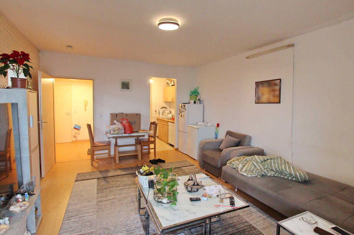 Vermietete 2-Zimmer-Wohnung mit Tiefgaragenstellplatz & Balkon in Halstenbek, 25469 Halstenbek