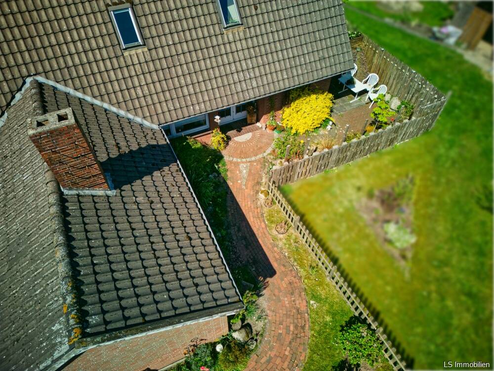 Zweifamilienhaus in ruhiger Lage von Westerstede-Linswege, 26655 Westerstede