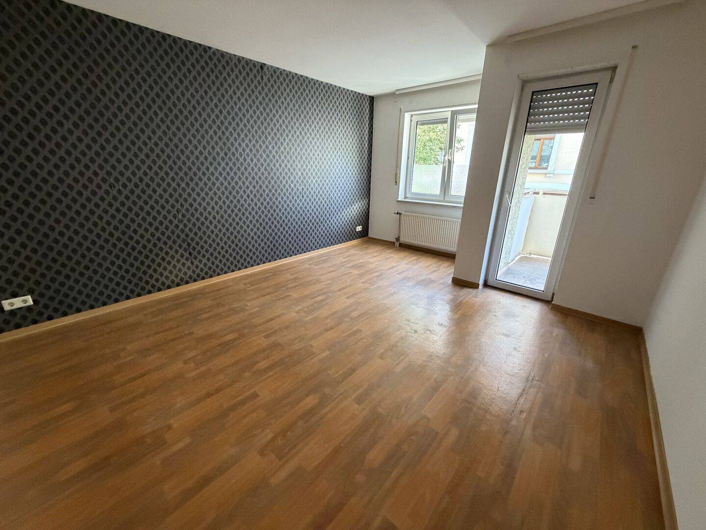 Helle Wohnung mit zwei Balkonen und Aufzug (WBS erforderlich), 67063 Ludwigshafen am Rhein (Friesenheim/Nord)