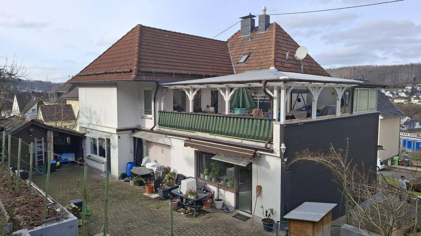 Repräsentatives Zweifamilienhaus mit Einliegerwohnung, 51645 Gummersbach