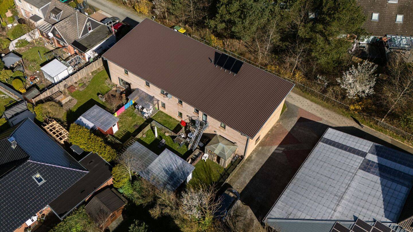 Top Investment: Neuwertiges 5-Parteienhaus (KfW-55) mit starker Rendite, 24983 Handewitt