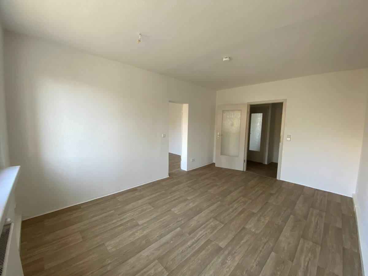 Tapetenwechsel gefällig? Wir sanieren für Sie!, 98529 Suhl (Mäbendorf Suhl Albrechts Dietzhausen Wichtshausen)