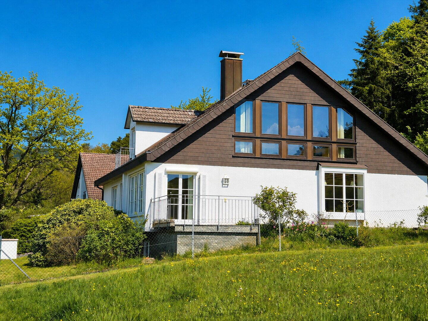 Großzügiges Einfamilienhaus mit viel Platz und Entwicklungspotenzial in ruhiger Lage, 63920 Großheubach
