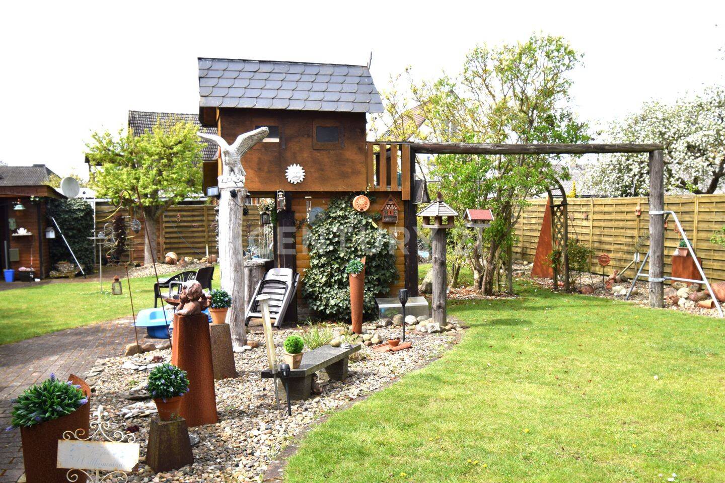 Zwei Wohneinheiten, viele Möglichkeiten – Ihr neues Zuhause mit besonderem Gartenflair, 38518 Gifhorn