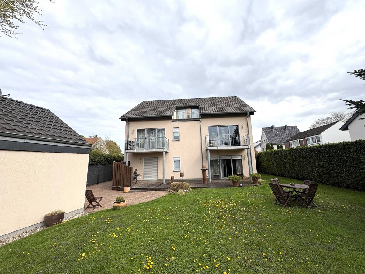 Ihre Investmentchance in Lage & Zukunft: Repräsentatives 3-Familienhaus mit Doppelgarage in Soest!, 59494 Soest
