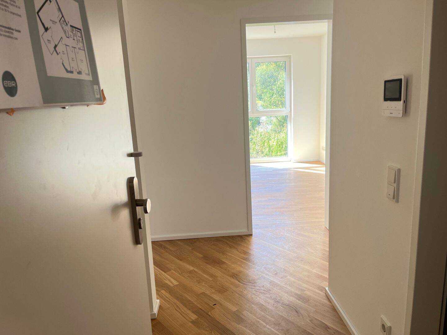 Lichtfülle und Weitblick im 4. Obergeschoss – 4-Zimmer-Wohnung mit Balkon, 37075 Göttingen
