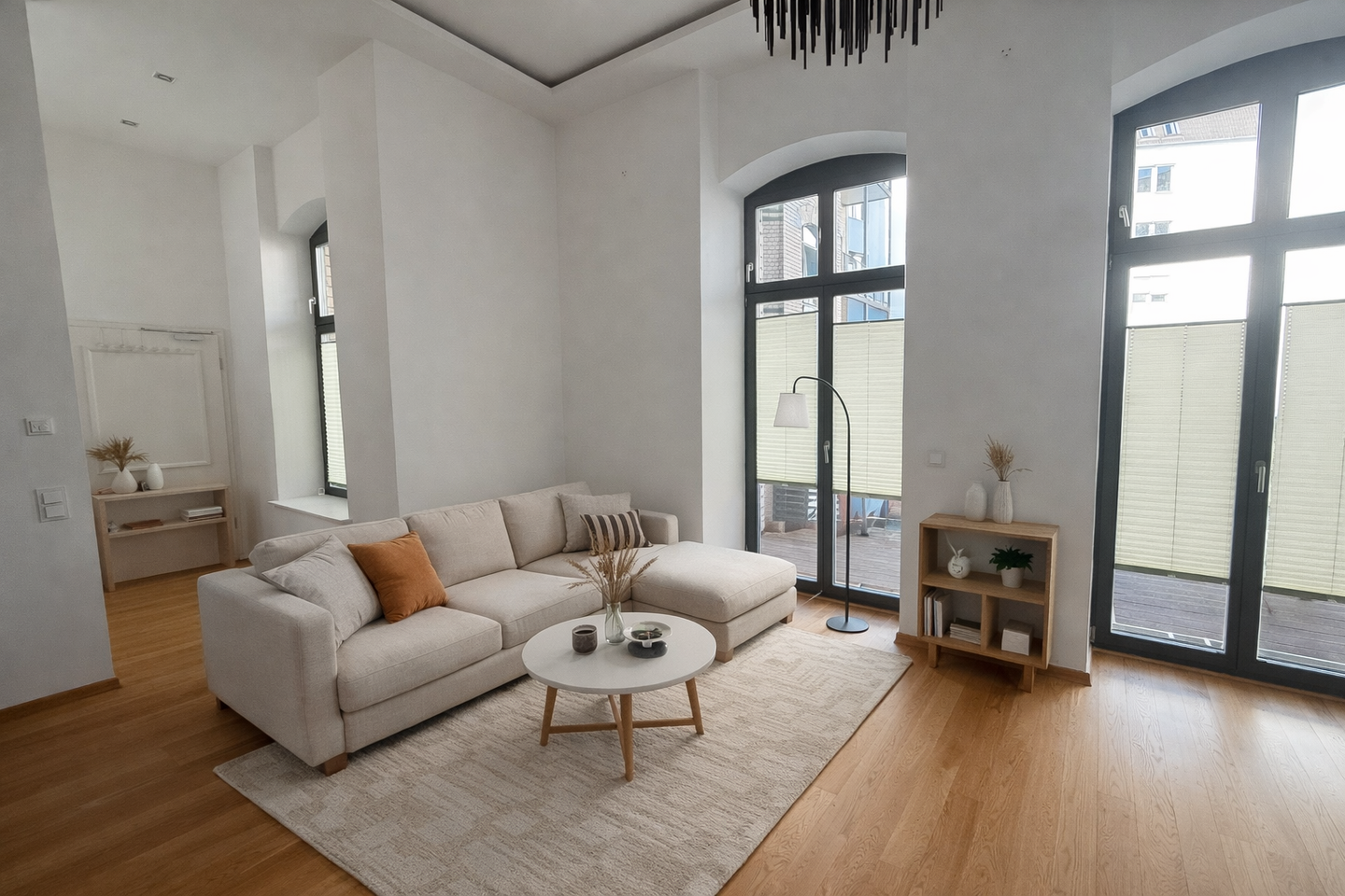 2-Raum-Wohnung mit Balkon im prächtigen, zentral gelegenen Gründerzeithaus – Leipzig – Bild 1 von 3
