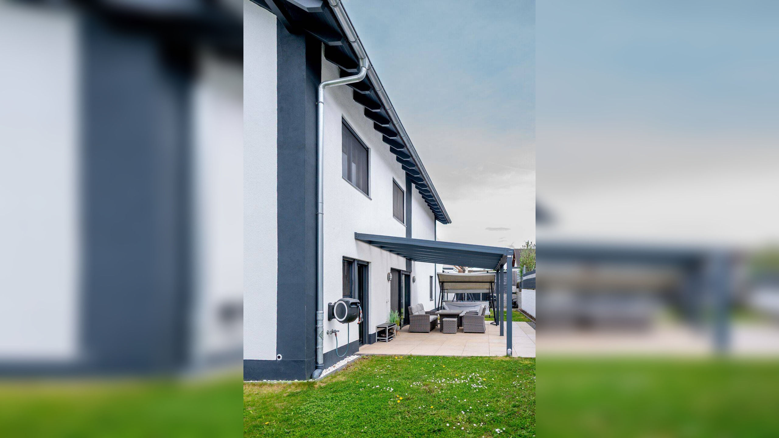 Großzügiges neuwertiges Einfamilienhaus mit Einliegerwohnung mit sehr guter Ausstattung. Aufteilung in 3 WE möglich., 65552 Limburg a.d. Lahn