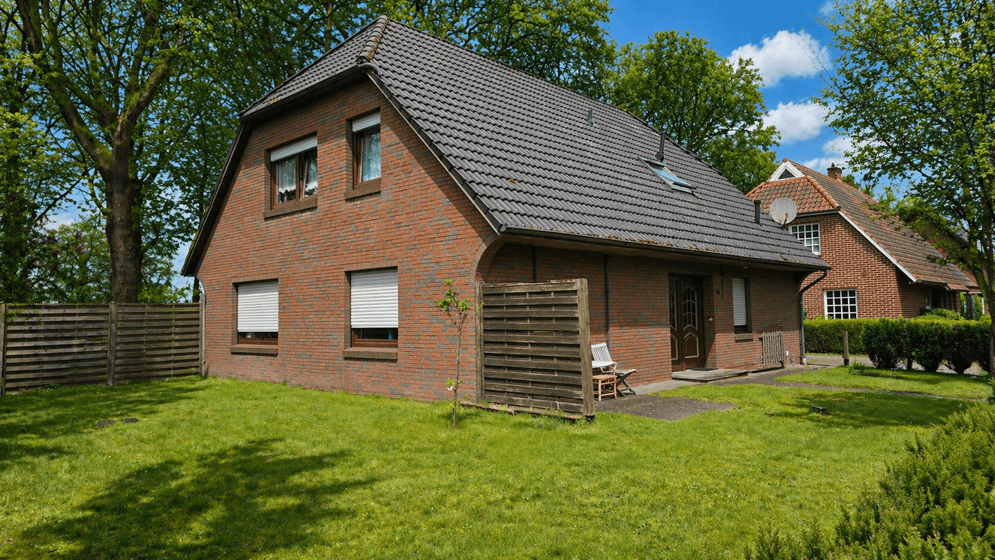 Zweifamilienhaus in Friedeburg – flexibel nutzbar & aktuell vermietet, 26446 Friedeburg