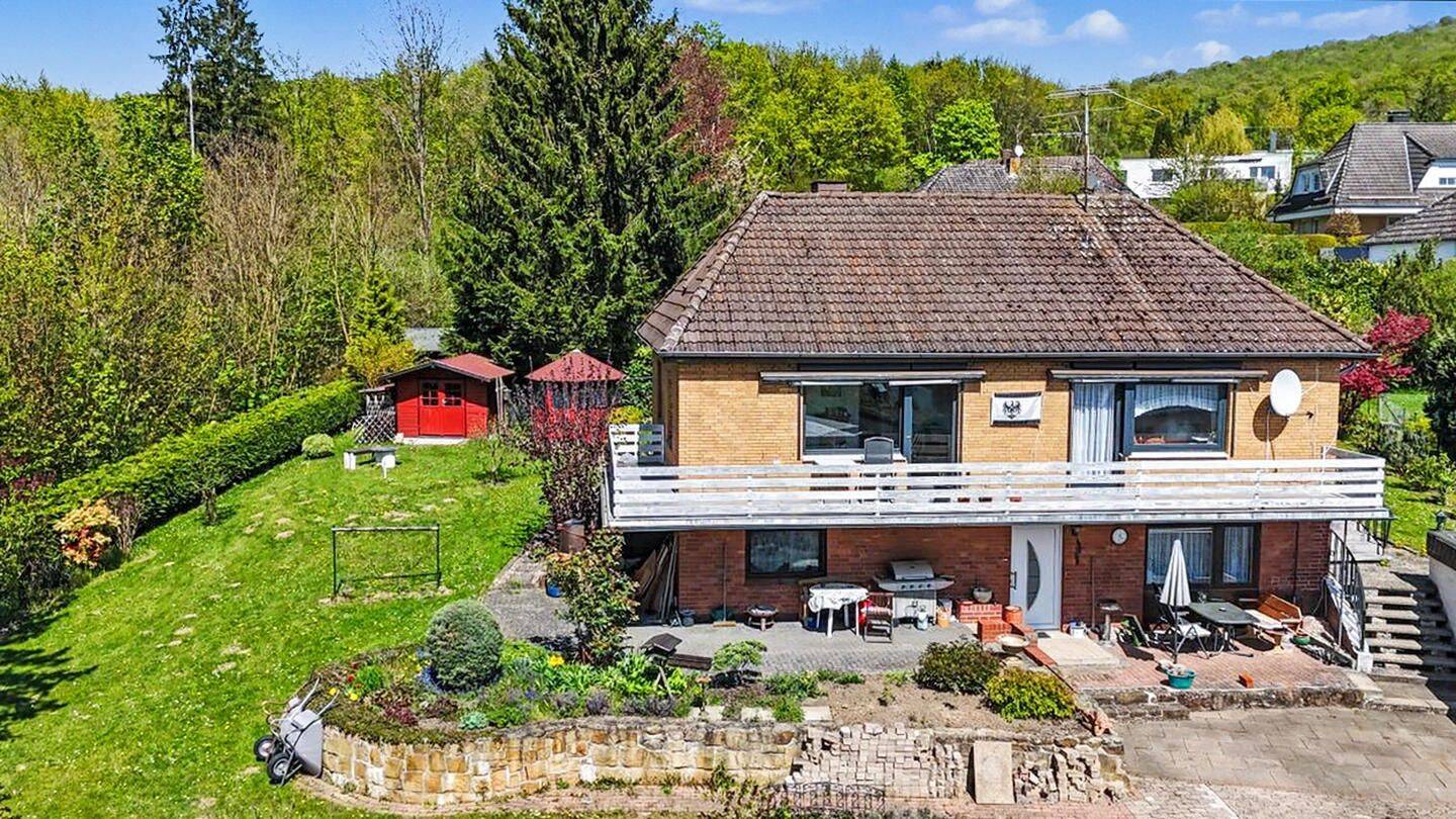 Großzügiges Familienhaus auf ca. 1.114 m² Traumgrundstück – 7 Zimmer, Balkon und viel Potenzial, 31848 Bad Münder am Deister