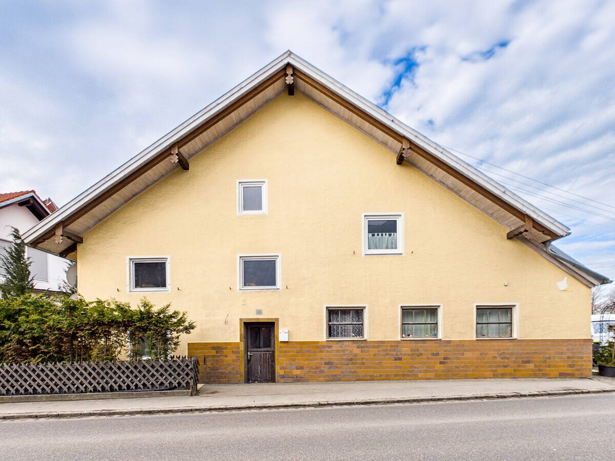 Sanierungsprojekt in Rott: Bauernhaus mit ca. 170 m² Ausbaureserve, 86935 Rott