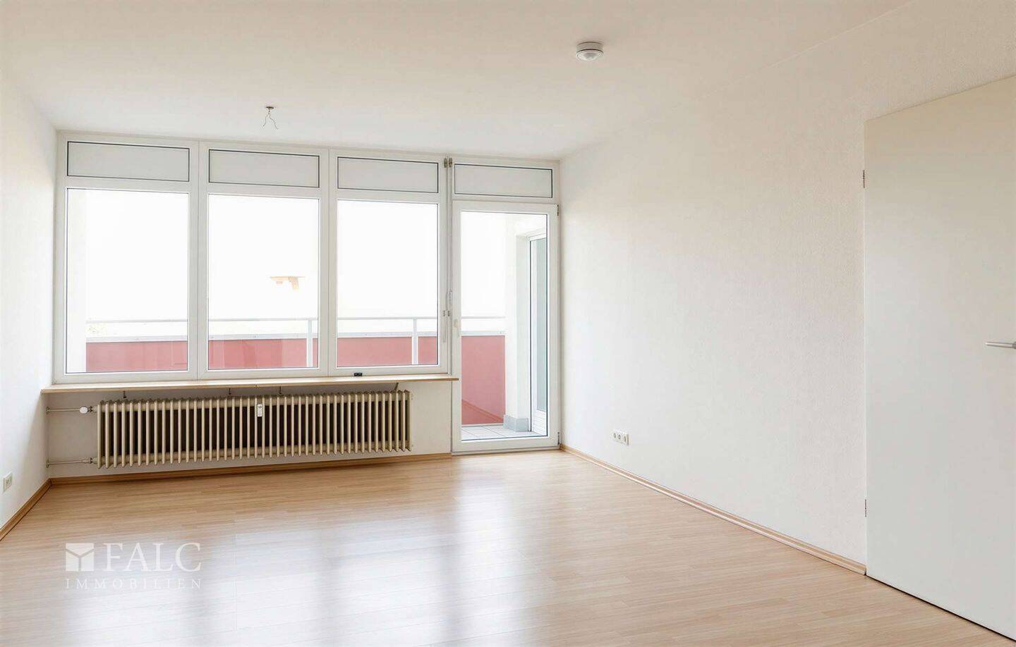 Sofort bezugsfreie 2-Zimmer-Wohnung mit Balkon und Aufzug in Aldingen, 78554 Aldingen