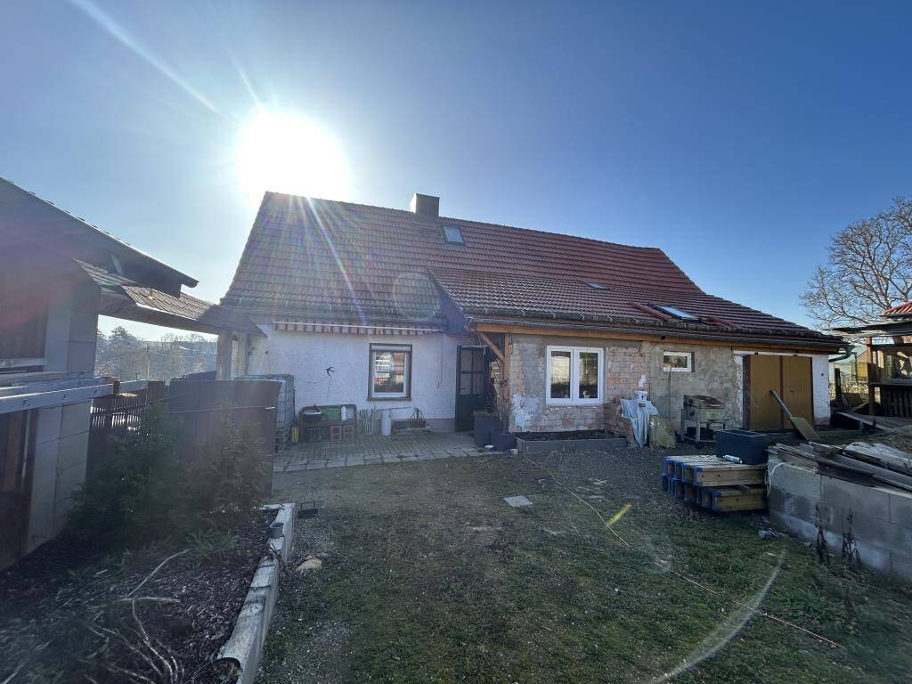 Wohnidylle mit Weitblick: Großzügiges Einfamilienhaus mit Potenzial und riesigem Garten in Schkölen, 7619 Schkölen