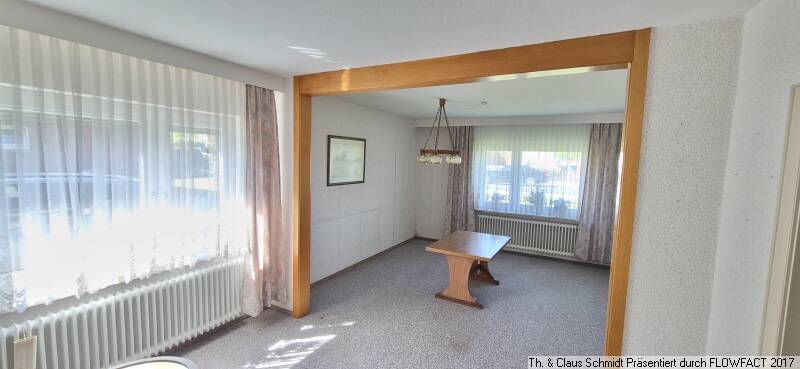 Wohnhaus mit 7 Zimmern, 2 Bädern und Doppelgarage in Wahnbek, 26180 Rastede