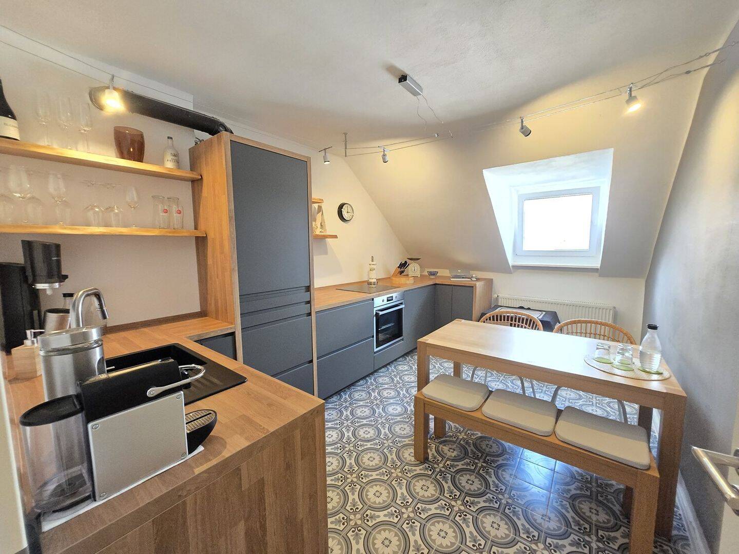 Attraktives, möbliertes Apartment in Bestlage des Dortmunder Kaiserviertels, 44135 Dortmund (Mitte)