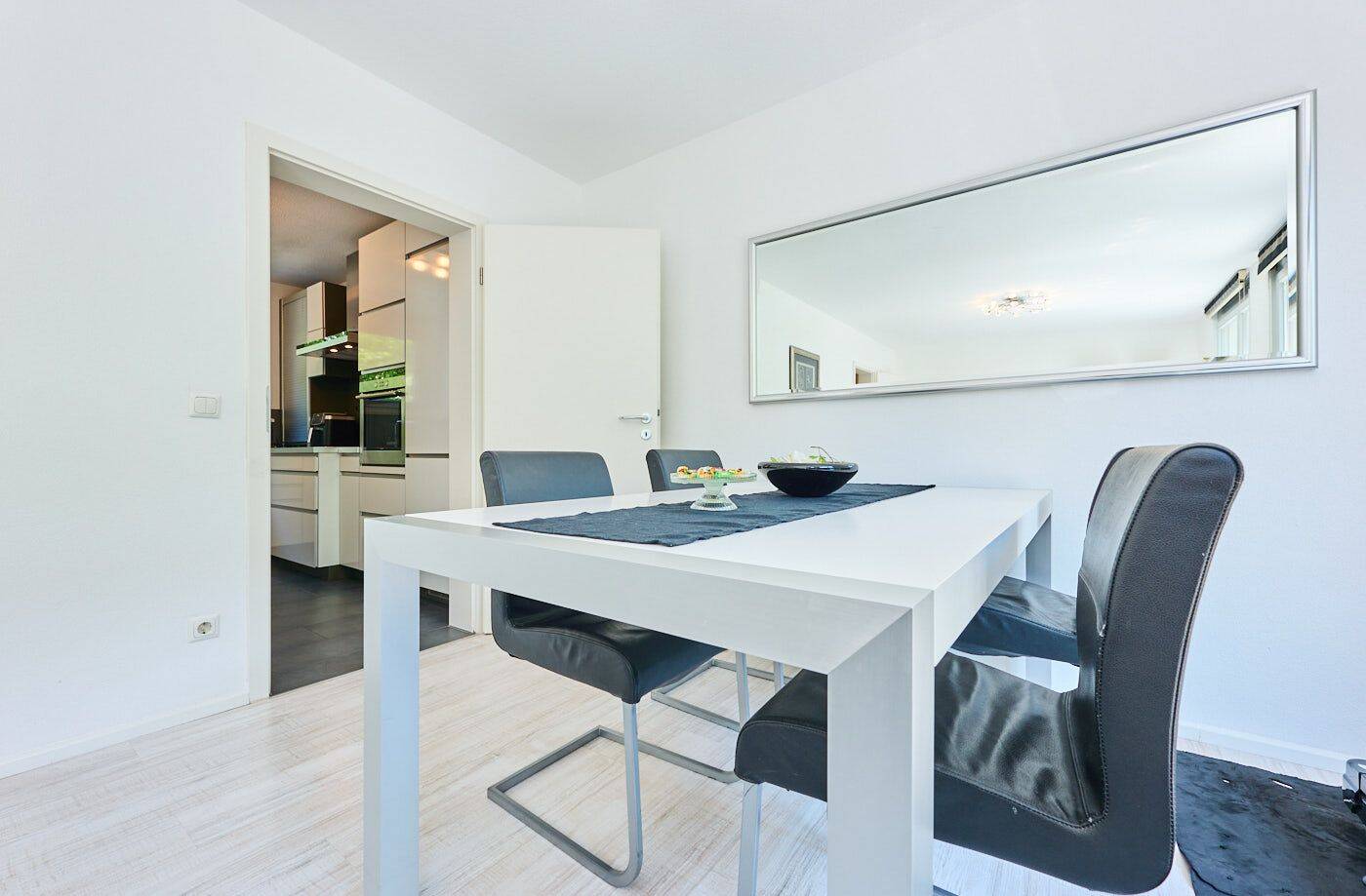 Stadtnah wohnen, ruhig leben – stilvolles Stadthaus in Trudering-Riem, 81673 München (Berg am Laim)