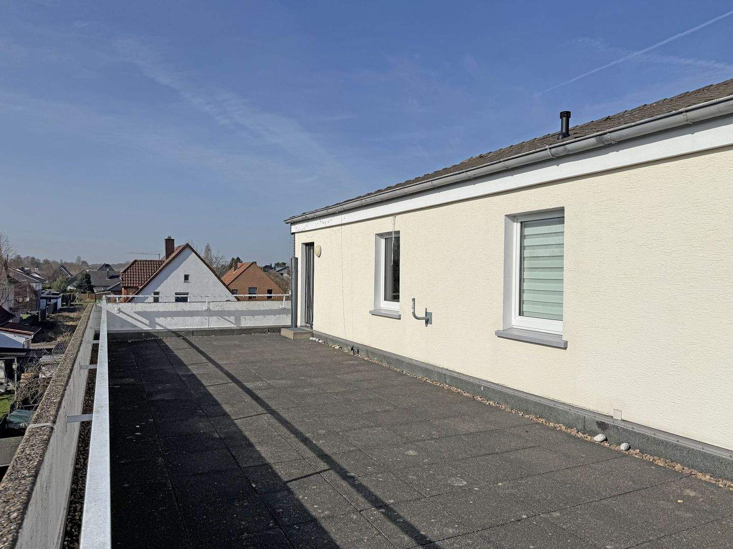 ETW mit großer Dachterrasse und Pkw-Stellplatz in Bad Oeynhausen – Rehme, 32547 Bad Oeynhausen