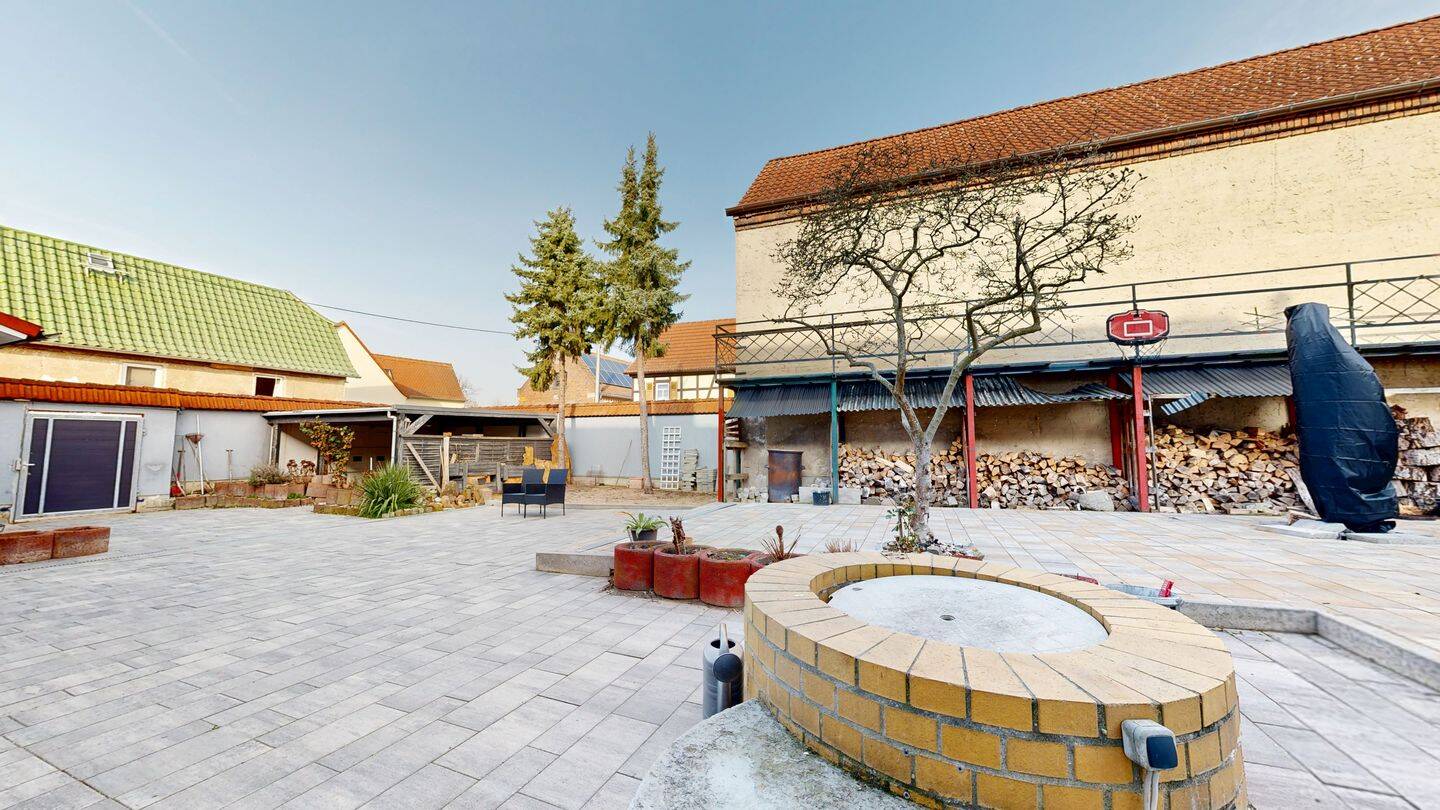 Großzügiges Wohnhaus mit Hof und 387 m² Wohnfläche | Heizungsanlage neu 2023, 4420 Markranstädt