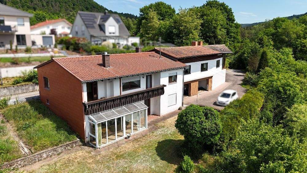 +++Zwei Einfamilienhäuser mit Südausrichtung, Wintergärten, Südbalkon, 3 Garagen, auf einem ruhigen Grundstück mit Panoramablick in den Pfälzer Wald++, 66978 Merzalben