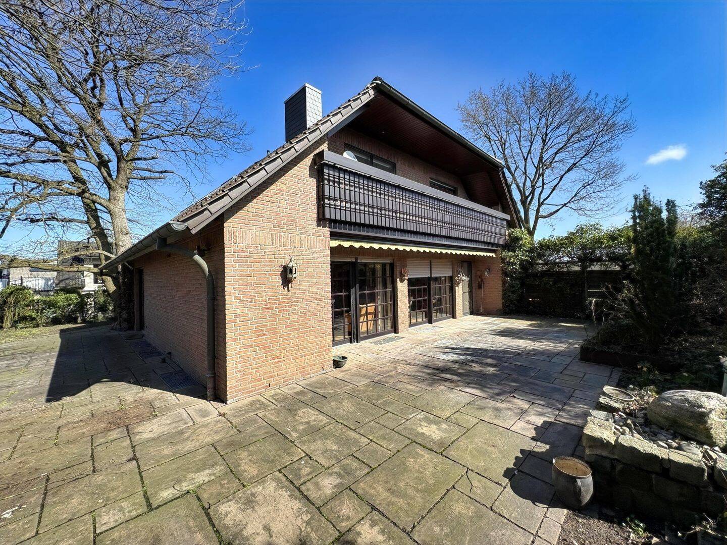 Großzügiges Familienhaus auf Traumgrundstück + Schwimmteich, 49179 Ostercappeln