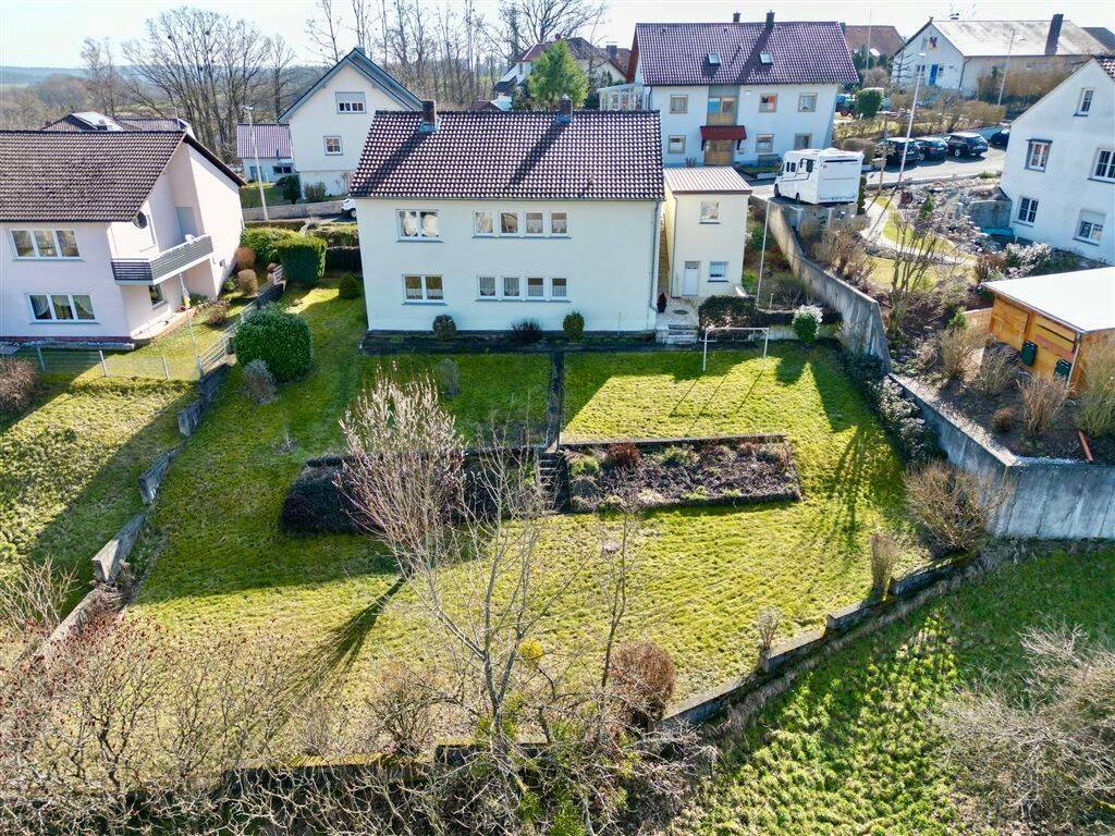 Eigennutzer aufgepasst, freier Blick auf Rentweinsdorf – EFH mit Potential für eure Familie, 96184 Rentweinsdorf