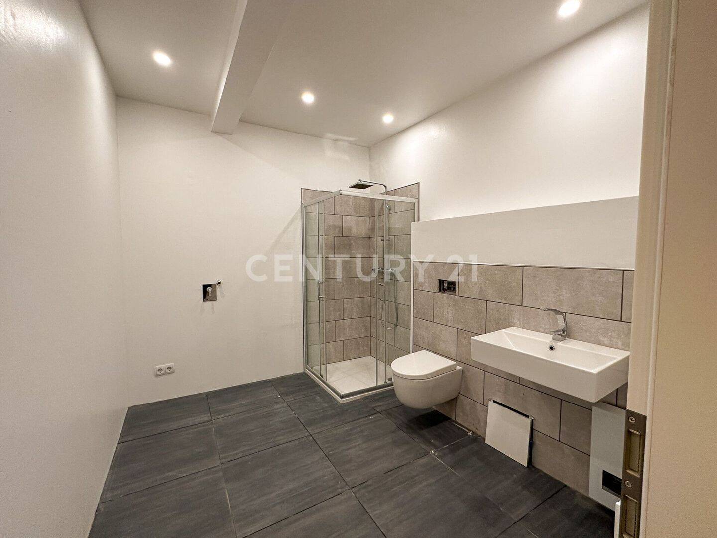 Einziehen & wohlfühlen- Top renovierte Wohnung in Rosche, 29571 Rosche