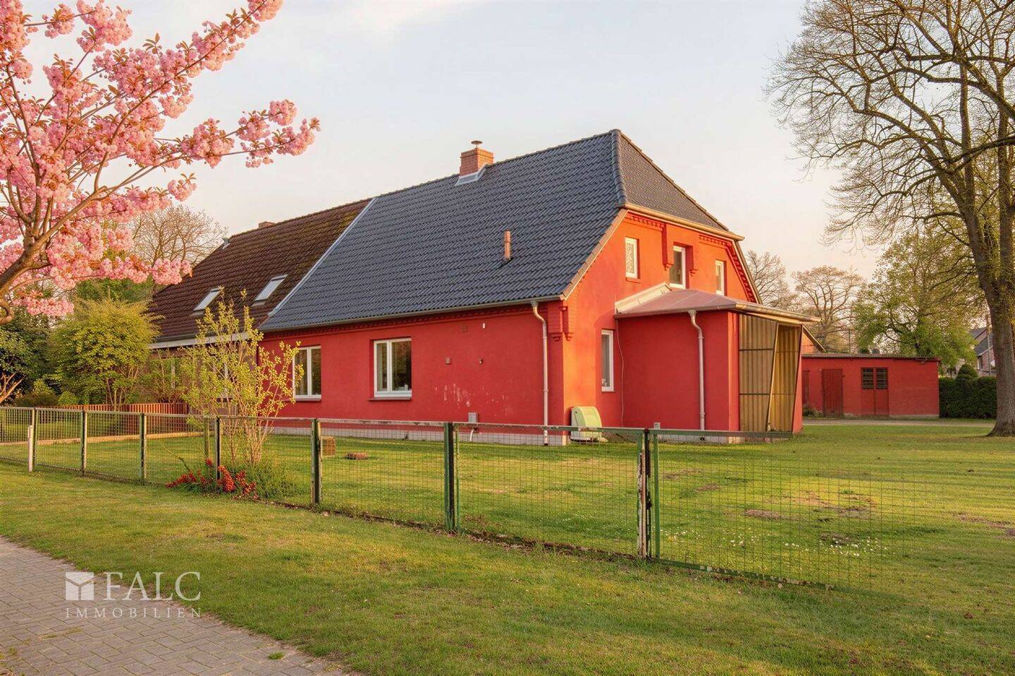 +++ Charmante DHH mit sonnigem Hof – Ihr neues Zuhause! +++, 19260 Vellahn