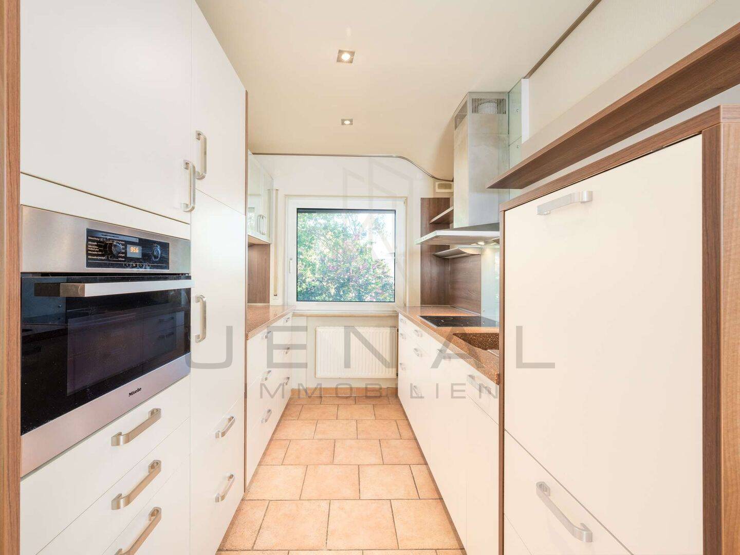 Friedeburg-Horsten: Bungalow zum Wohlfühlen – modernisiert, ebenerdig & in ruhiger Lage!, 26446 Friedeburg