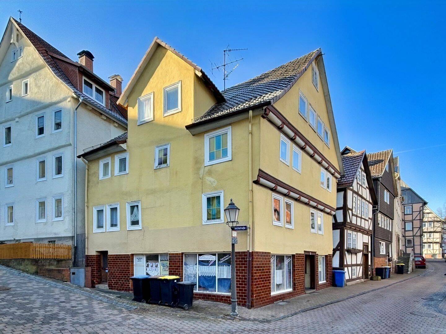 Sanierungsbedürftiges Fachwerkhaus mit Gewerbeeinheit in der Altstadt mit Potential, 34537 Bad Wildungen