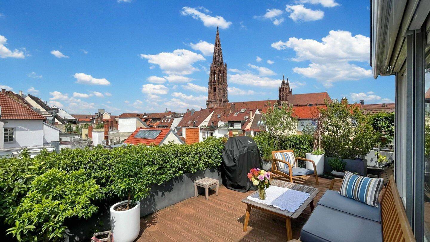 Juwel im Herzen der Altstadt – Modernisiertes Wohn- und Geschäftshaus, 79098 Freiburg im Breisgau (Altstadt Neuburg Oberau)