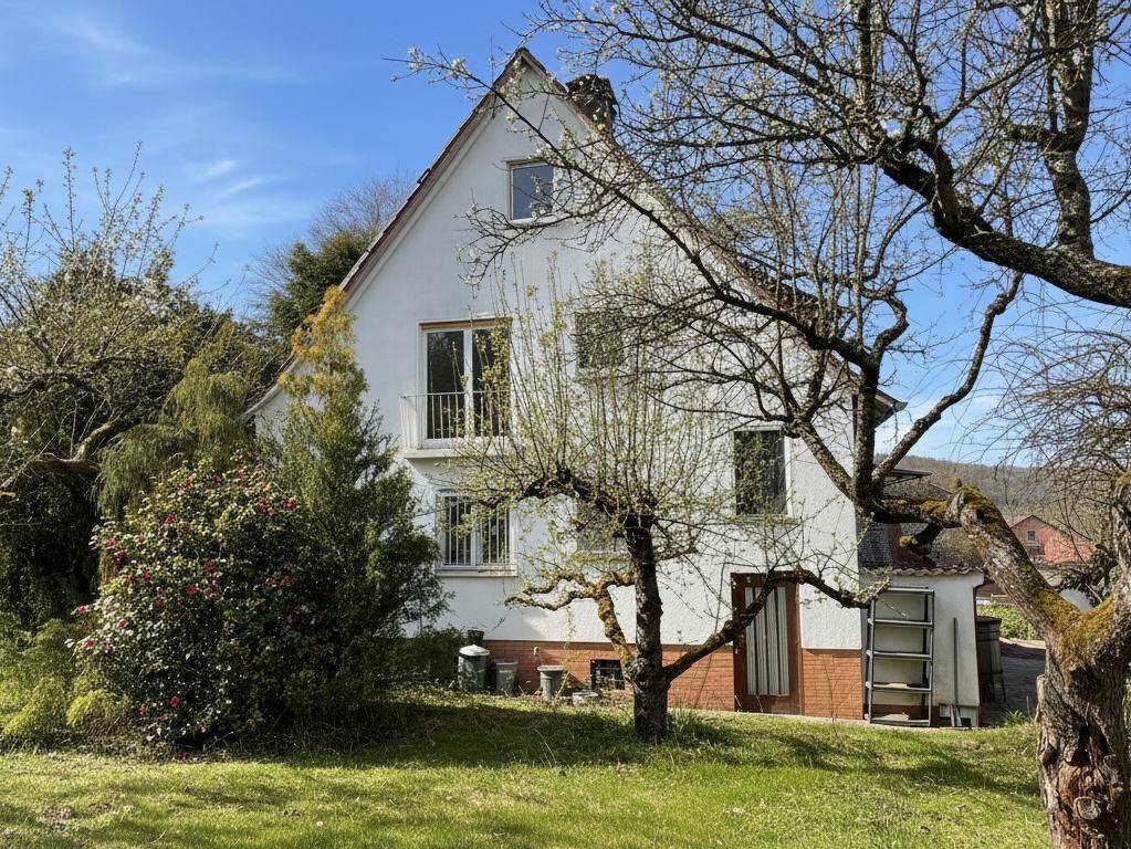 Zeitlos, Stilvoll & vielseitiges Haus auf einem großen Grundstück!, 35043 Marburg