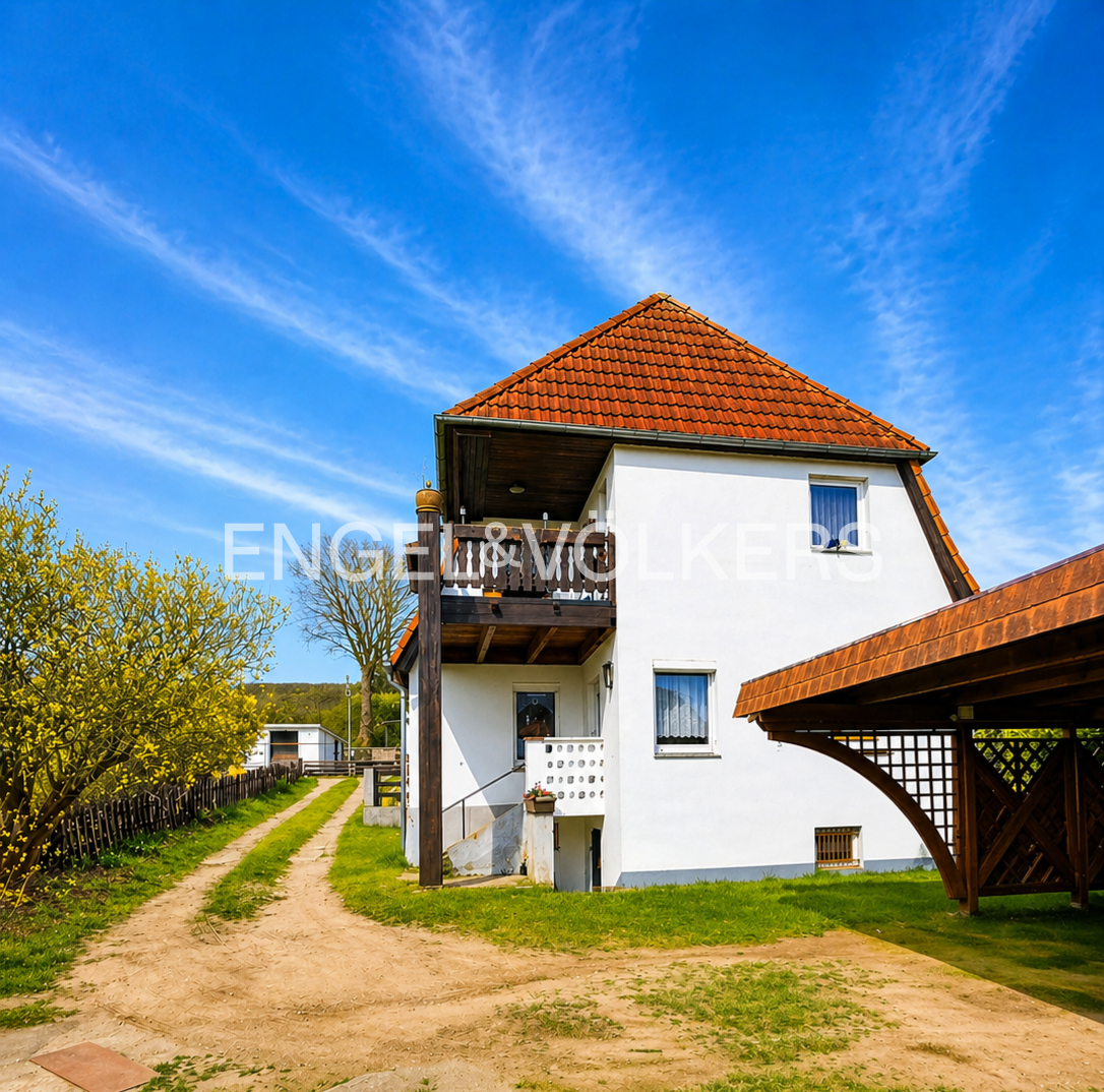 Großzügiges Einfamilienhaus mit 2 Wohneinheiten und großem Grundstück, 19065 Raben Steinfeld