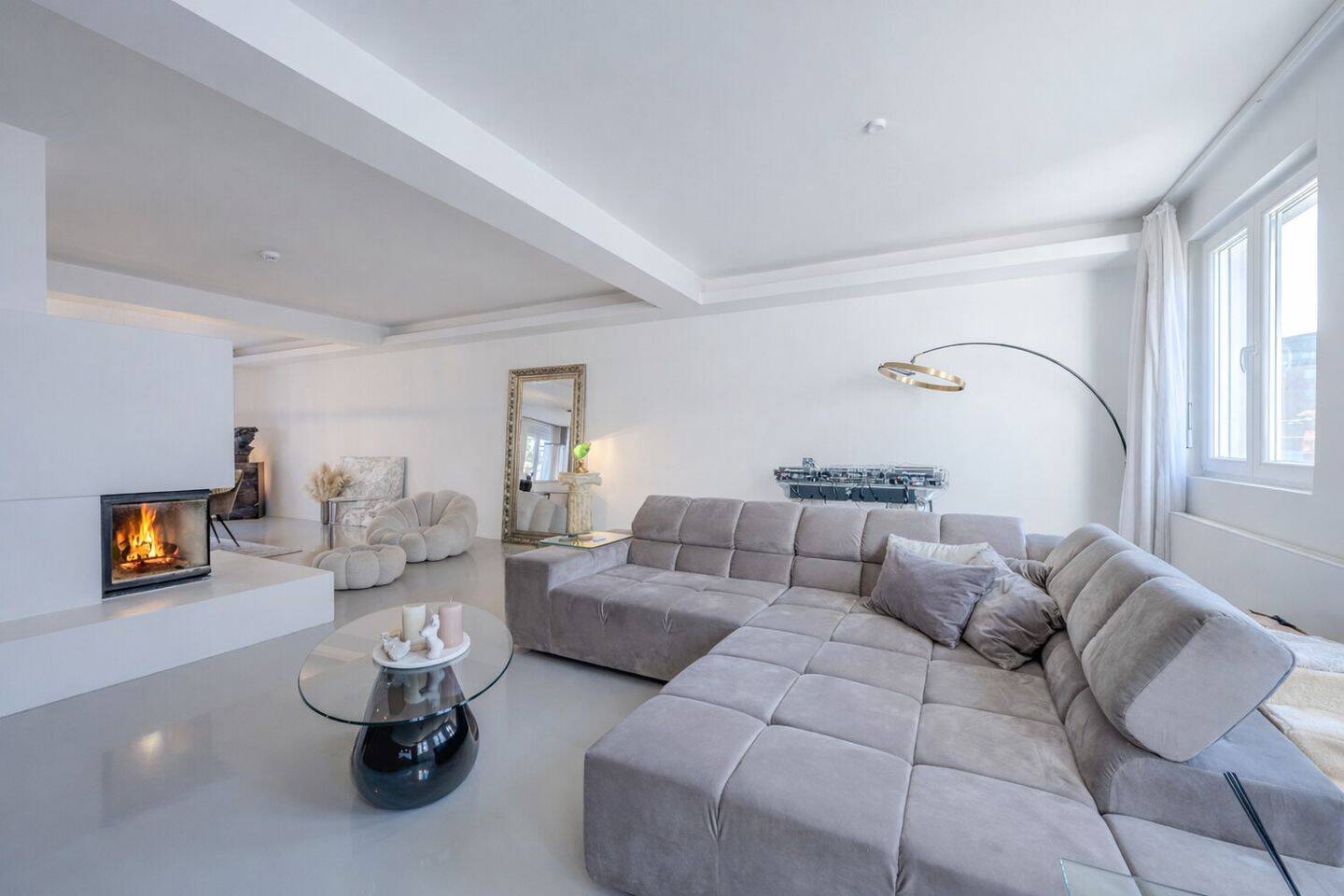 Design-Wohnung mit Kamin & Spa-Bad | 160 m² Stuttgart-Mitte, 70182 Stuttgart (Mitte)