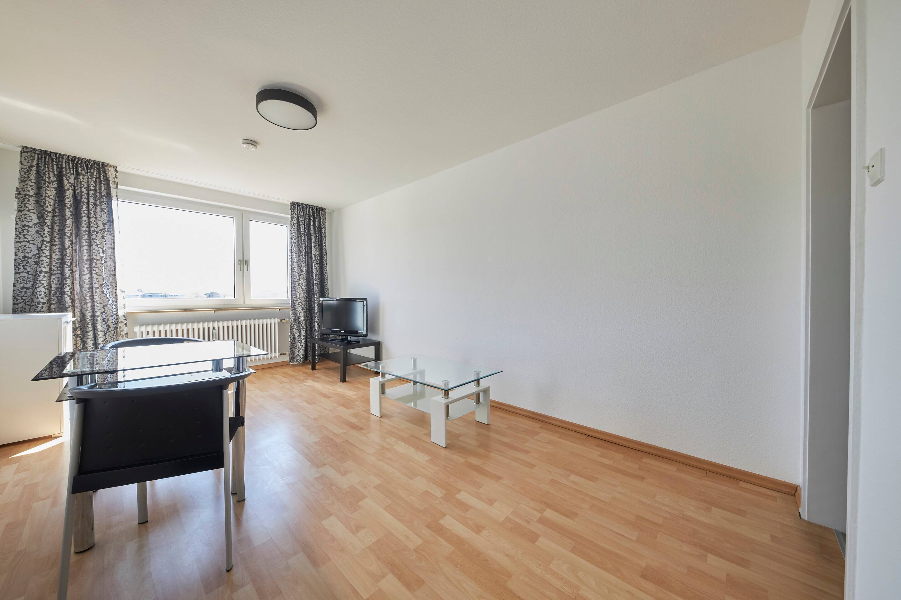 neu renovierte, moderne 1-Zimmer-Wohnung – S-West mit Aufzug – 1213 – 70174 Stuttgart – Vorschaubild 3