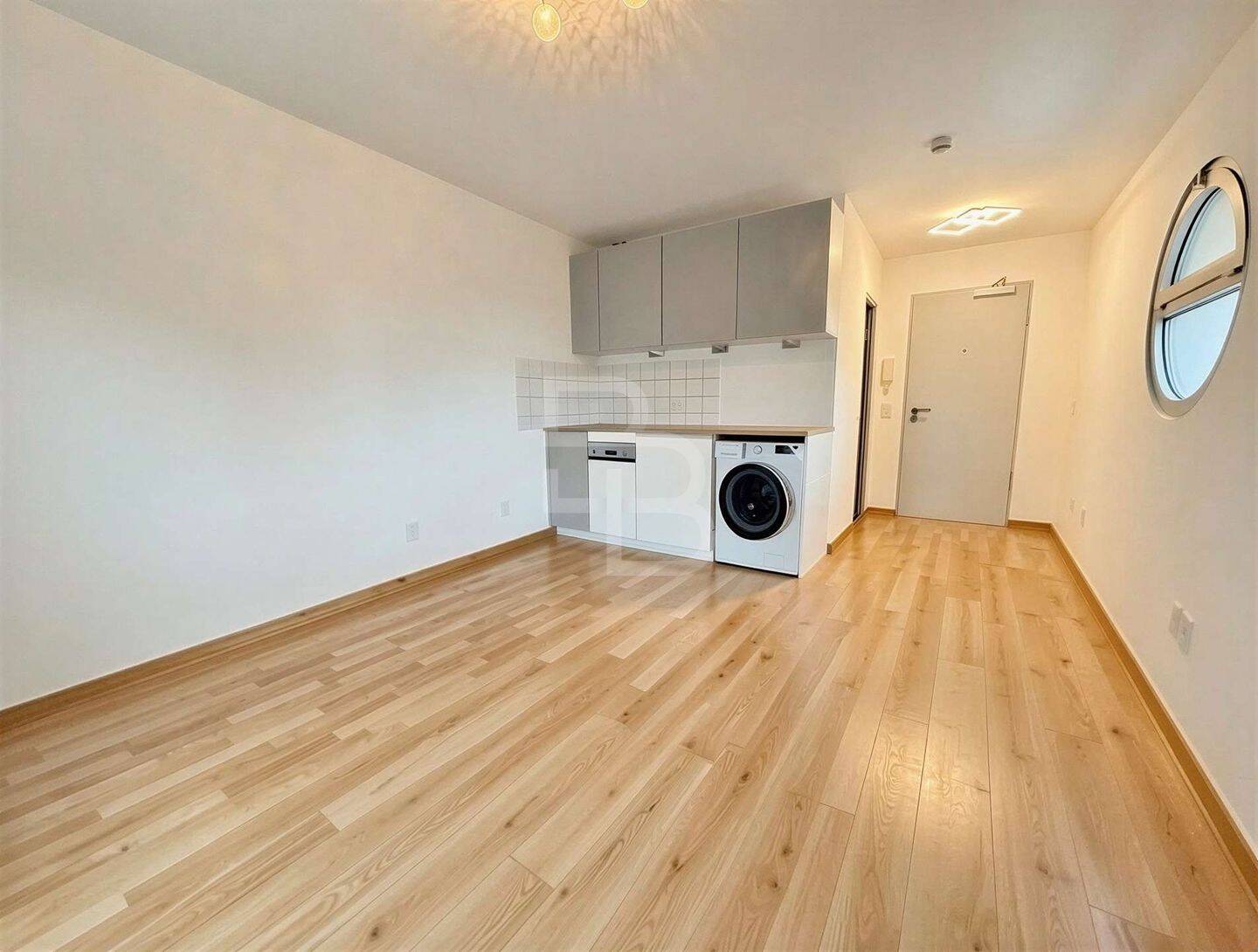 Bezugsfreies Apartment mit Balkon und Garage in Top-Lage – 50674 Köln – Vorschaubild 3