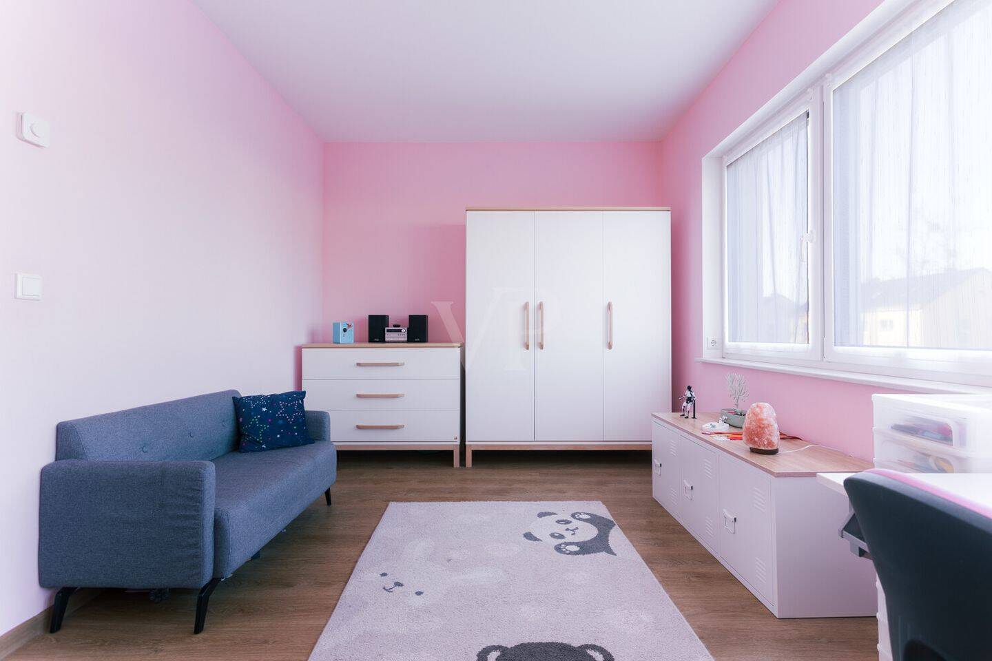 Zukunftssicher Wohnen: Design-Raumwunder mit A+ Energiebilanz