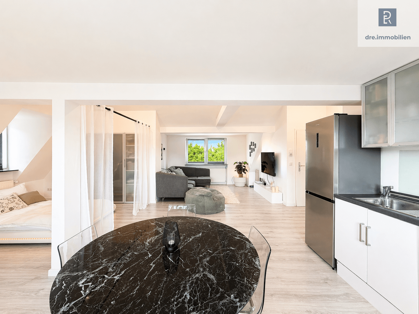 Perfekt für Singles & Paare – Stilvolles 1-Zimmer-Apartment mit ca. 53 m², Einbauküche und Gäste WC – 51107 Köln – Vorschaubild 3
