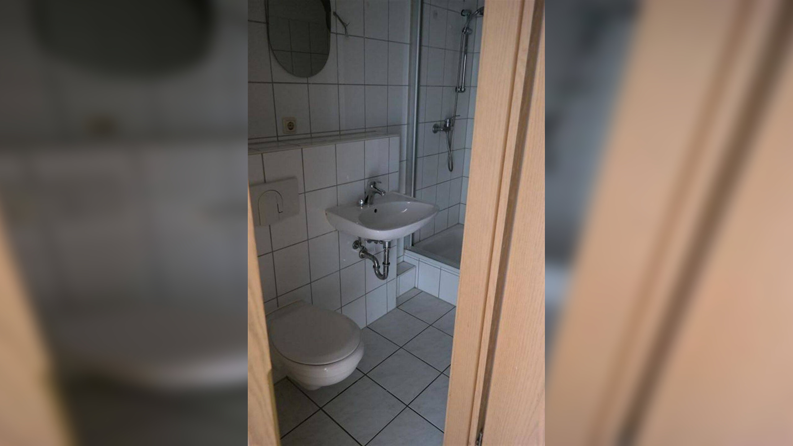 * Günstige 1-Zimmer mit Einbauküche, Laminat und Dusche *, 8468 Reichenbach im Vogtland