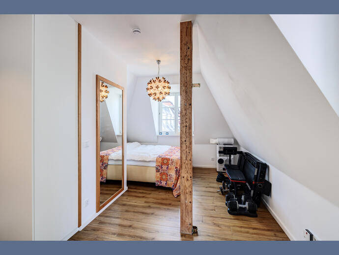 Möbliert: Altbauwohnung zur Miete in urbaner Wohnlage – München – Vorschaubild 3