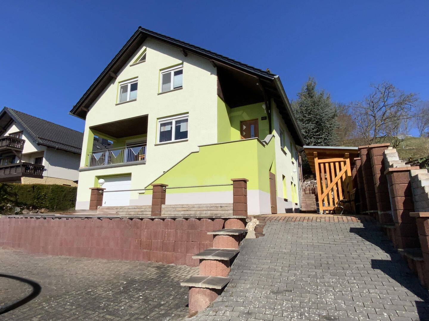 Top saniertes Einfamilienhaus mit Keller, 7426 Königsee