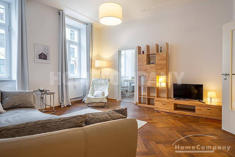 ***Sehr schöne und großzügig geschnittene 2 Zimmer Altbauwohnung – München – Vorschaubild 3