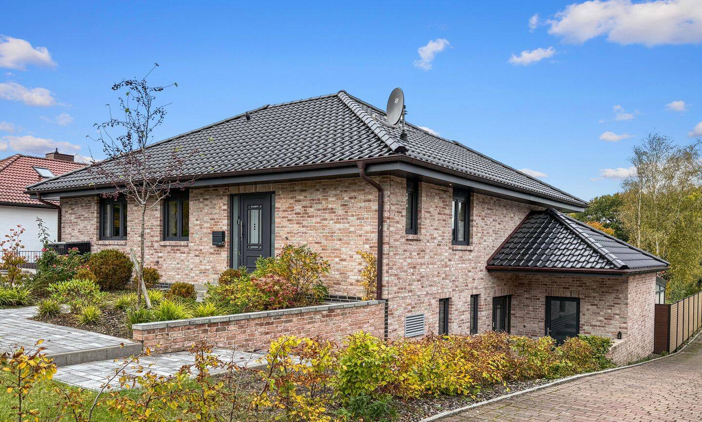 TRAUMVILLA in privilegierter Naturlage. Ein JUWEL … Einziehen, ankommen und das Leben genießen., 25746 Heide