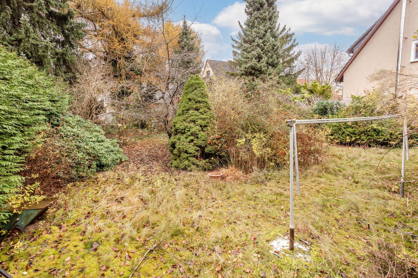 Endlich gefunden – traumhaftes Baugrundstück mit Bungalow und Garage