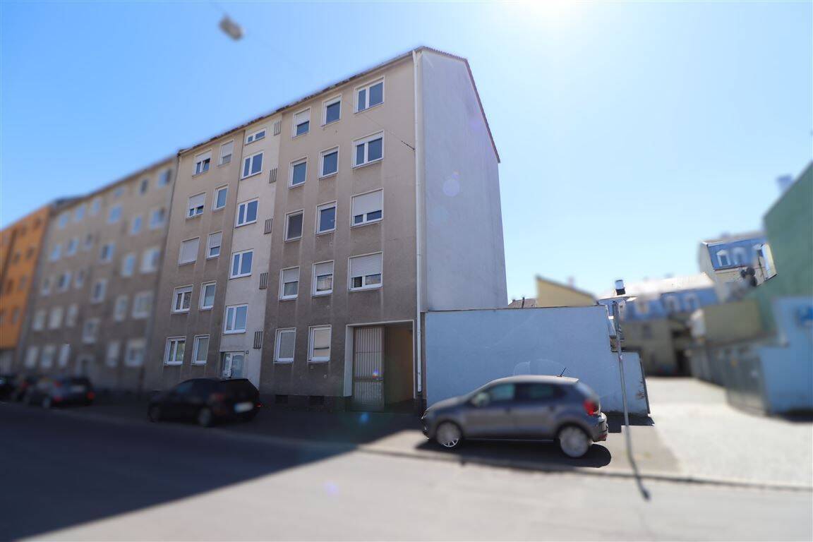 10-Familienwohnhaus in Nürnberg  mit Entwicklungspotenzial, 90429 Nürnberg